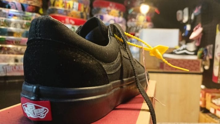 Vans Unisex Old Skool Classic Skate Shoes Review