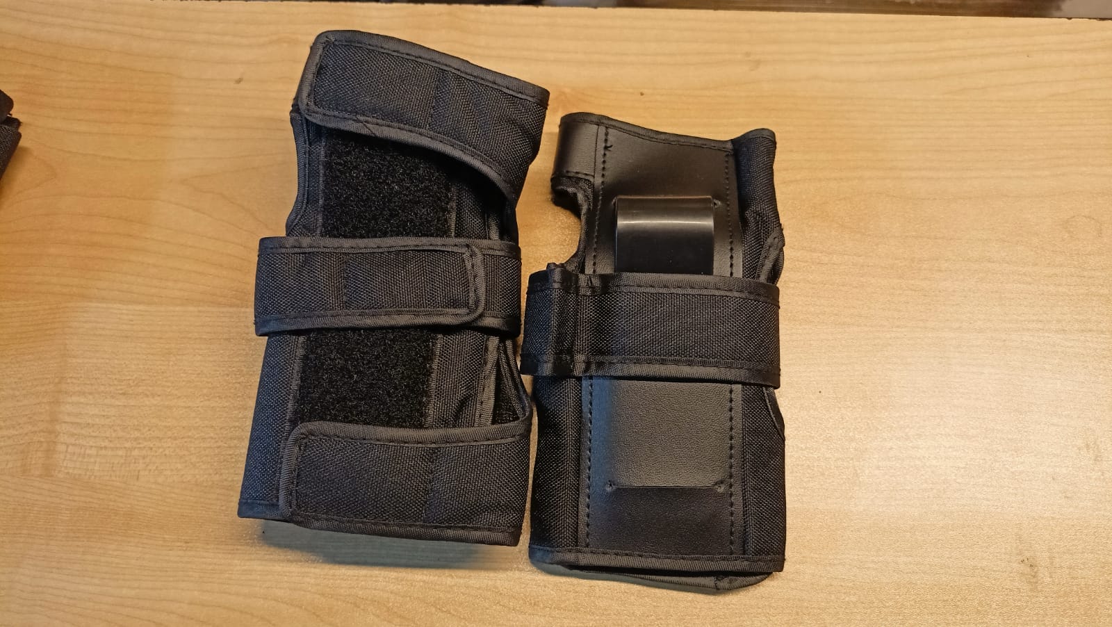 Triple Eight Wristsaver—Commando Gloves.