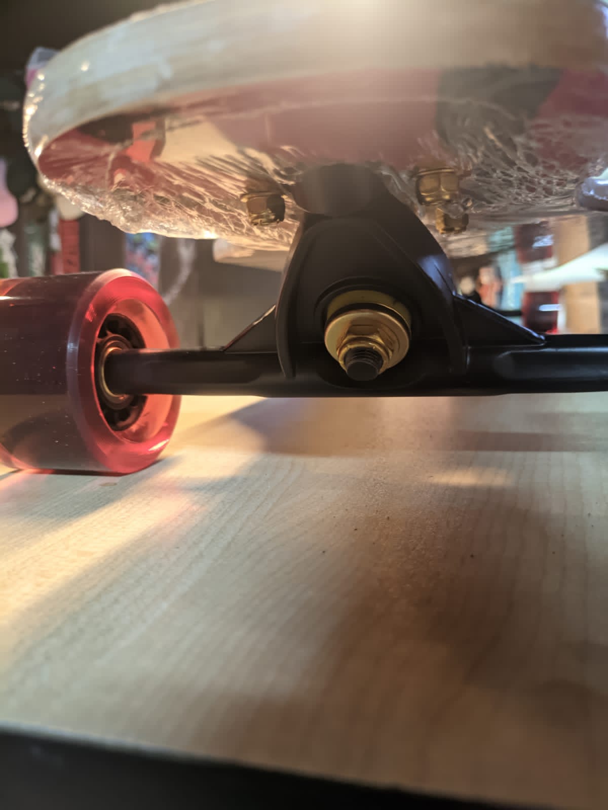 The 70mm x 51mm glide smoothly with the help of ABEC-9 bearings and high-speed lubrication.